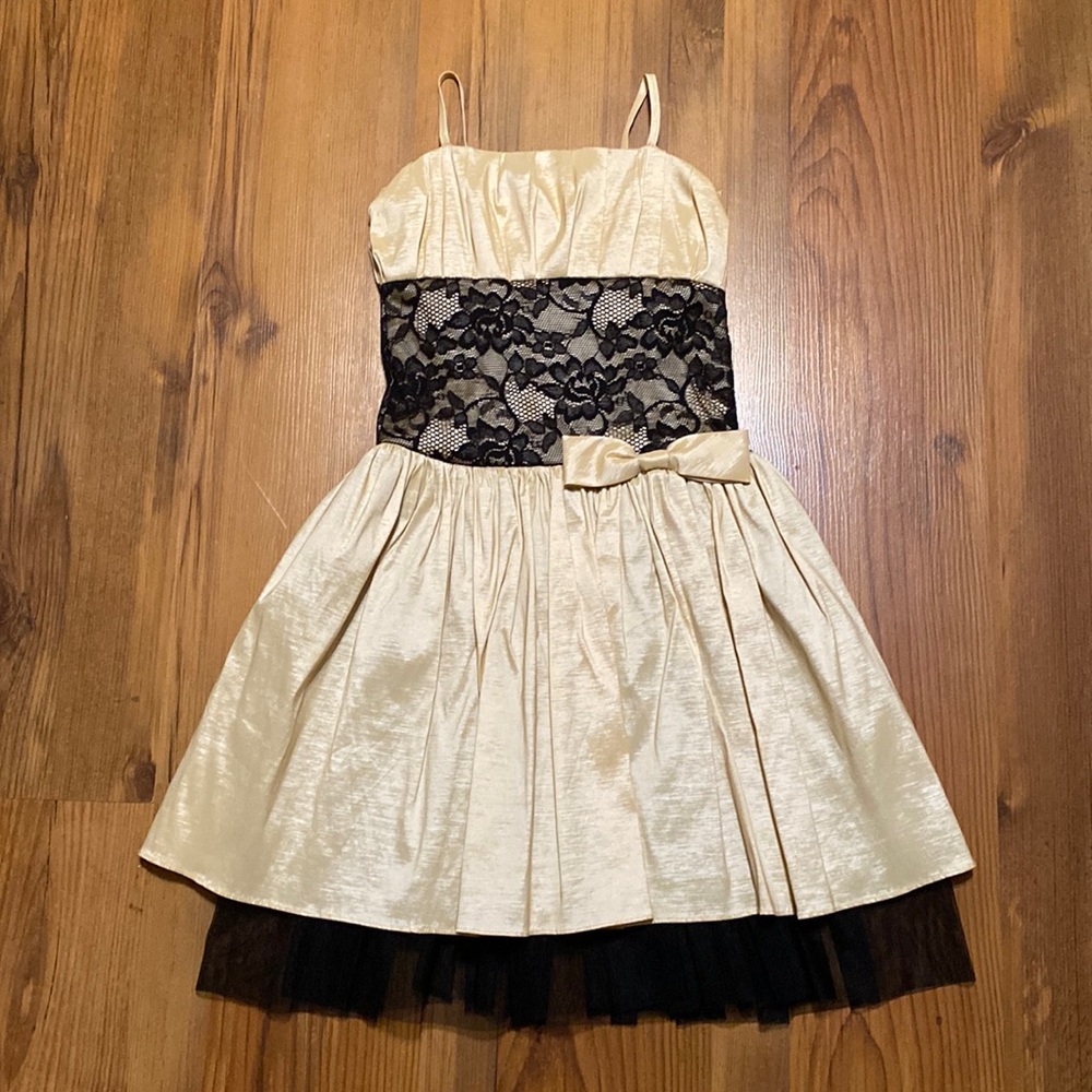 Jessica McClintock Formal Dress with Lace Details Girl’s Size 7